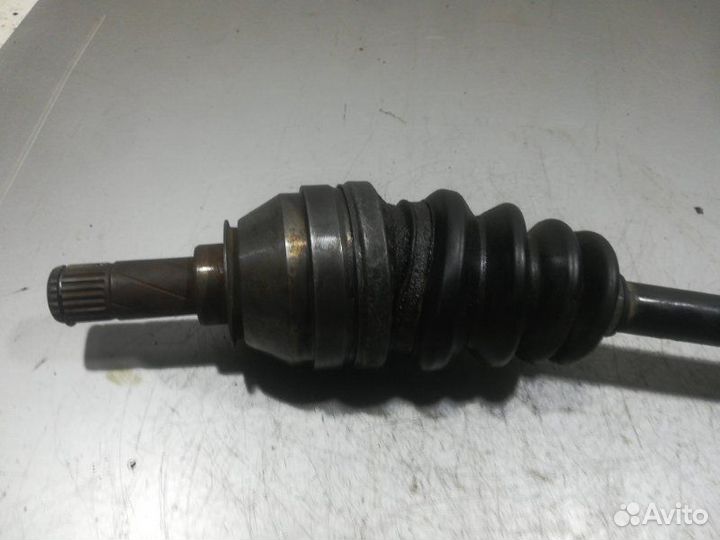 Привод (полуось) передний левый Opel Astra H H