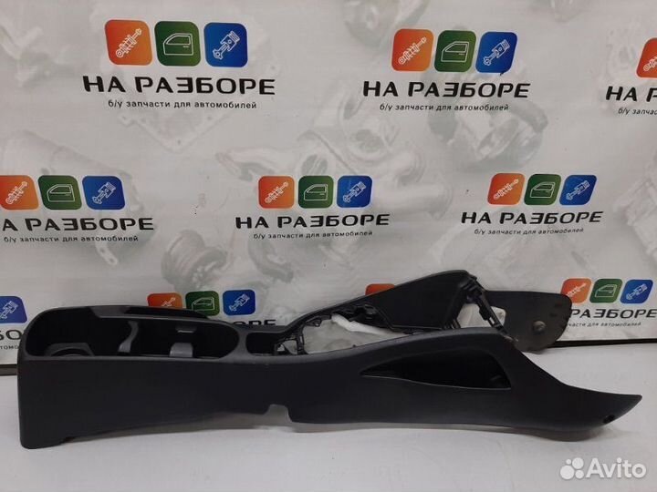 Консоль между сидений Kia Rio 3. седан 1.6 G4FC