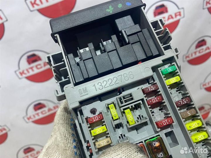 Блок предохранителей салонный Opel Astra J