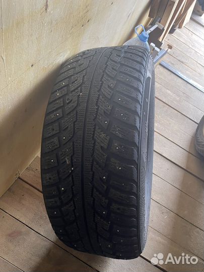 Kumho 722 285/60 R18