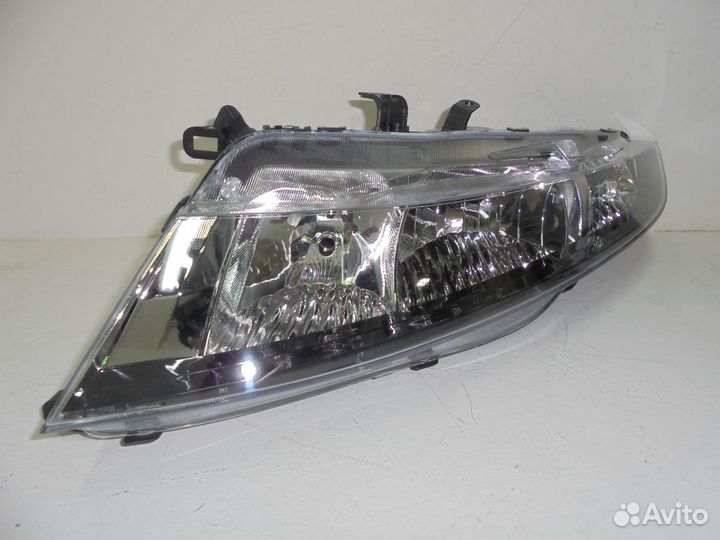 Фара Honda Civic 4D 2005-2012