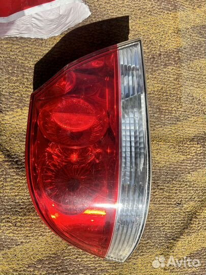 Фонарь задний левый на митсубиси лансер