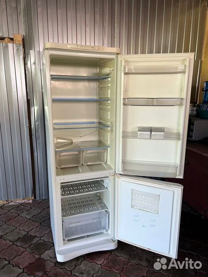 Холодильник indesit