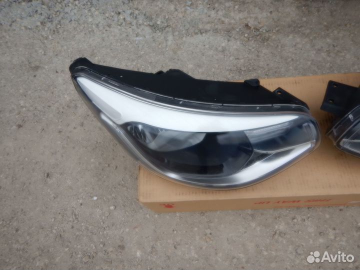 Фара правая Kia Soul 2