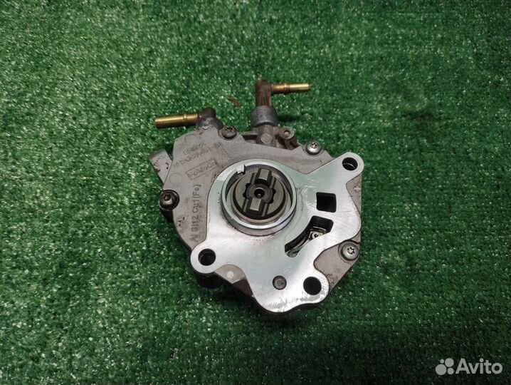 Насос вакуумный Land Rover Discovery 4 2010