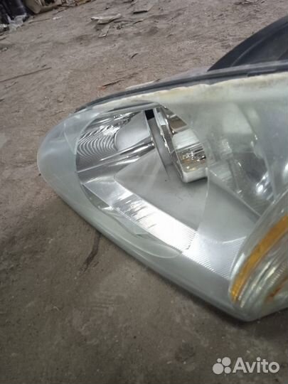 Фара левая Ford Focus 2 2005-2011