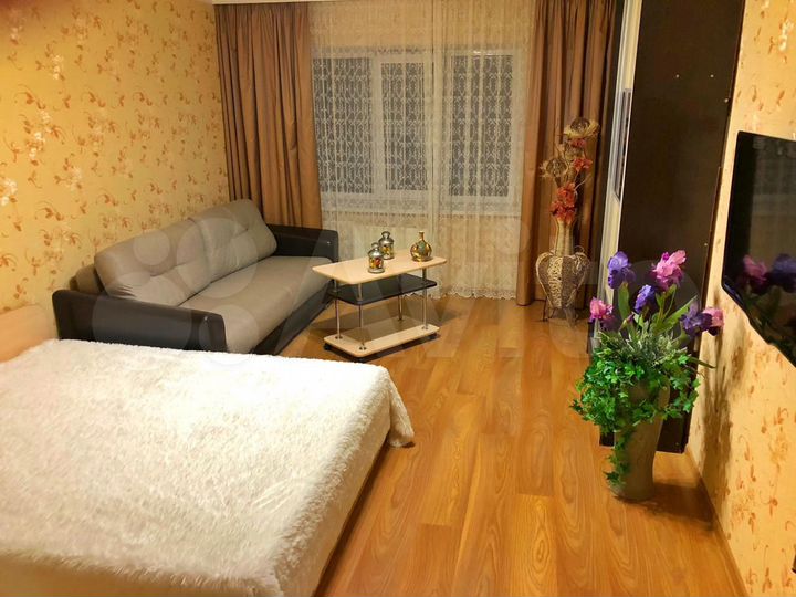 2-к. квартира, 62 м², 8/10 эт.