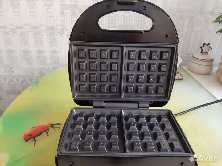 Вафельница новая SSW2141