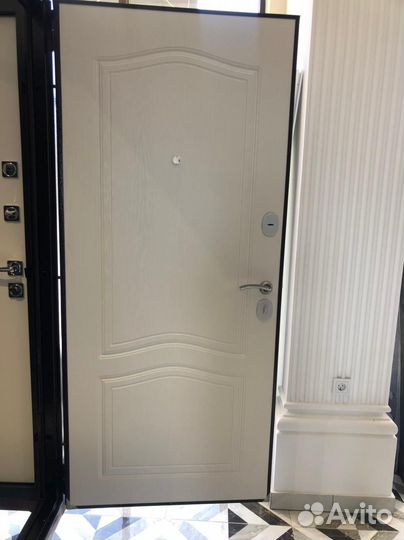 Дверь входная металлическая