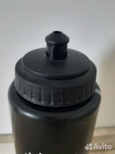 Спортивная бутылка для воды