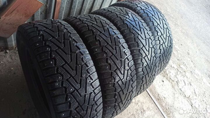 Pirelli Winter Ice Zero 235/60 R18
