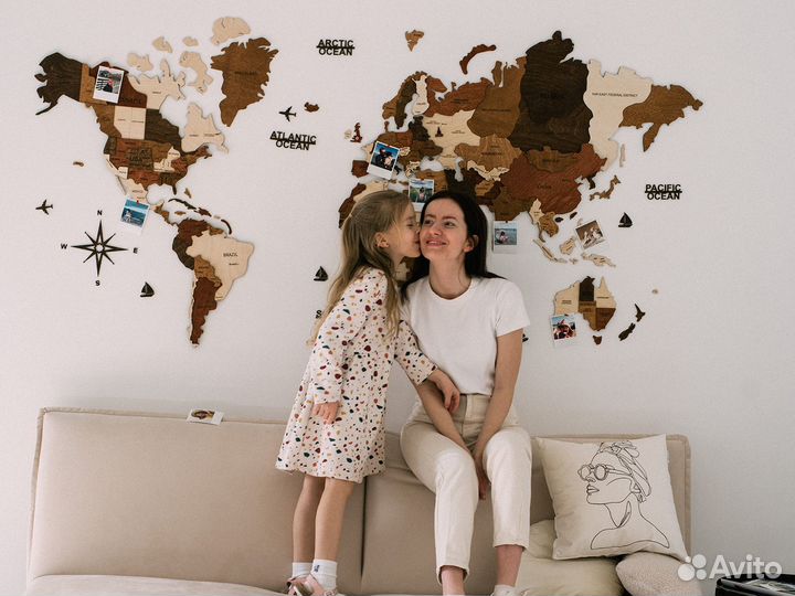 Карта мира из дерева на стену