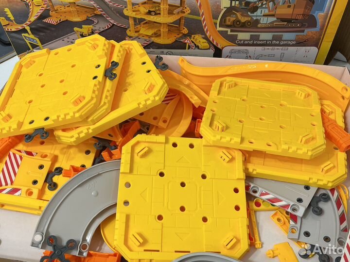 Детская парковка для машинок