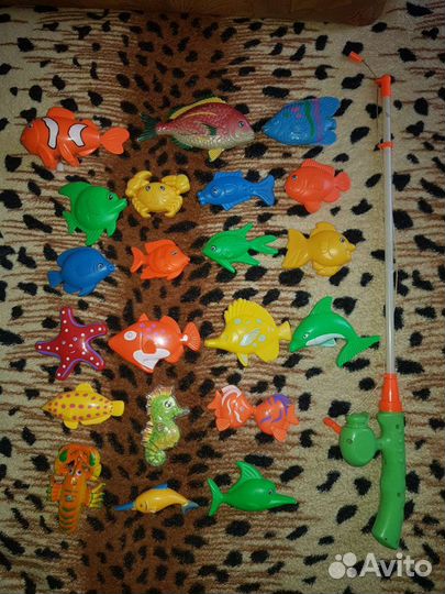 Разные наборы игрушек