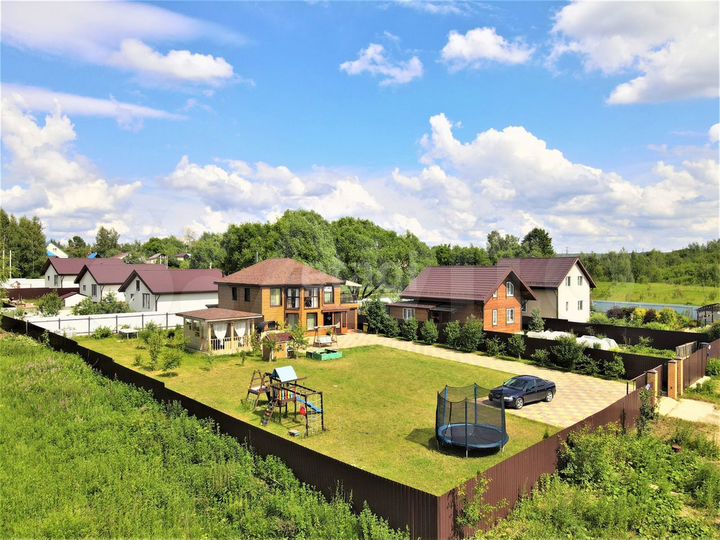 Дом 223 м² на участке 12 сот.