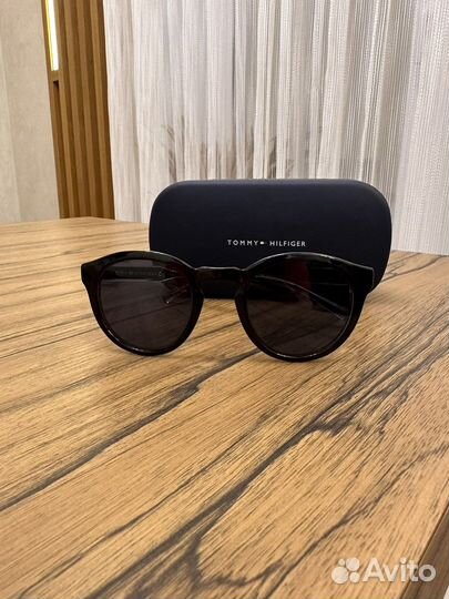 Солнцезащитные очки женские брендовые