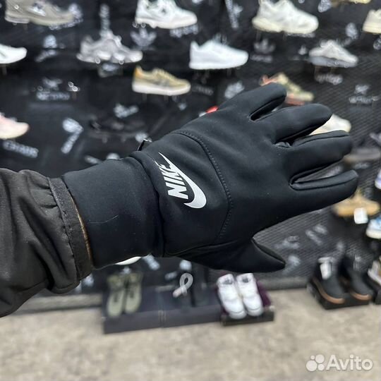 Перчатки Nike