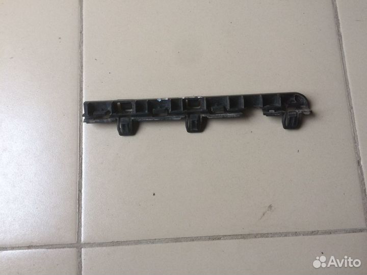 BMW F10 Кронштейн крепления крыла с Японии