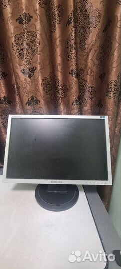 Монитор Samsung 19 дюймов