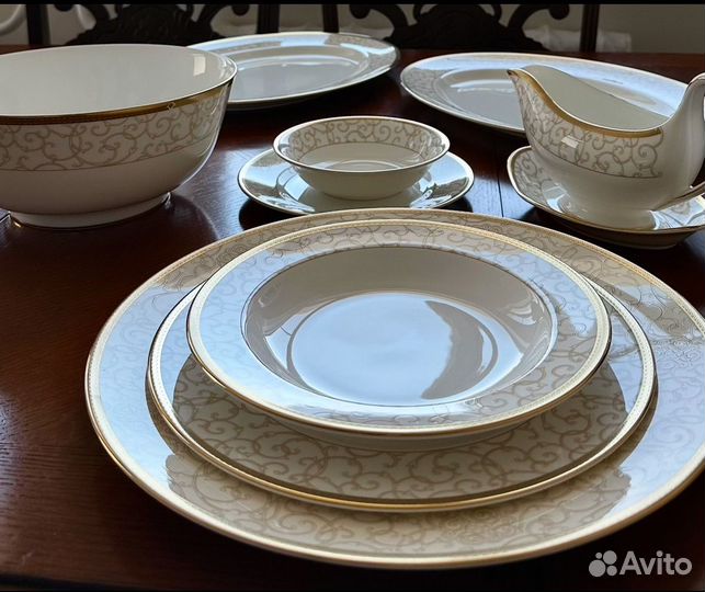 Сервиз Wedgwood Celestial Gold