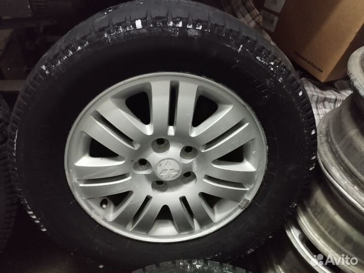 Комплект литых дисков c шинами 16