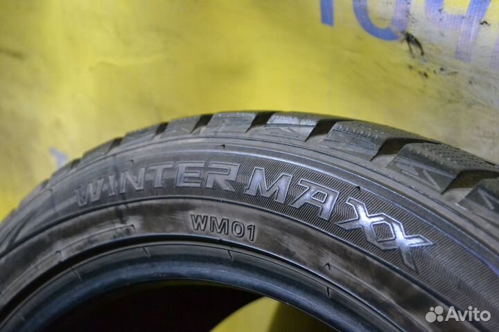 Dunlop Winter Maxx WM01 215/50 R17