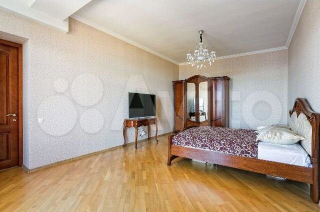 2-к. квартира, 70 м², 3/10 эт.