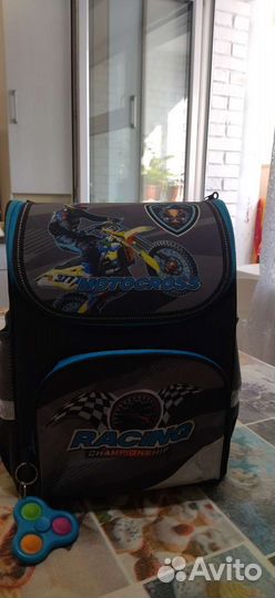 Школьный рюкзак