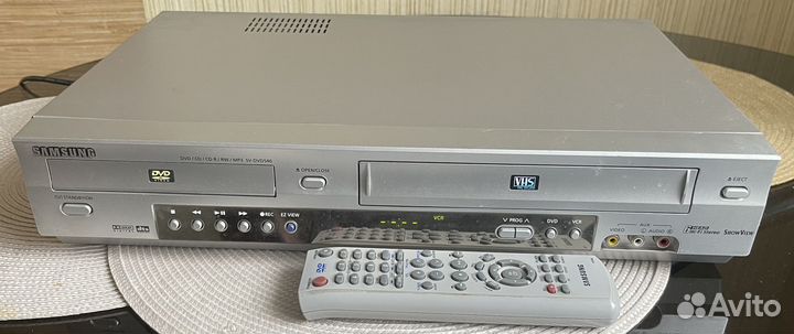 DVD-плеер/VHS видеомагнитофон