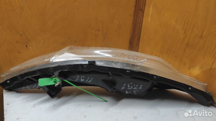 Фара левая Nissan Juke F15 (2011-2019)