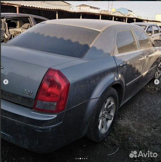 В разборе Chrysler c300