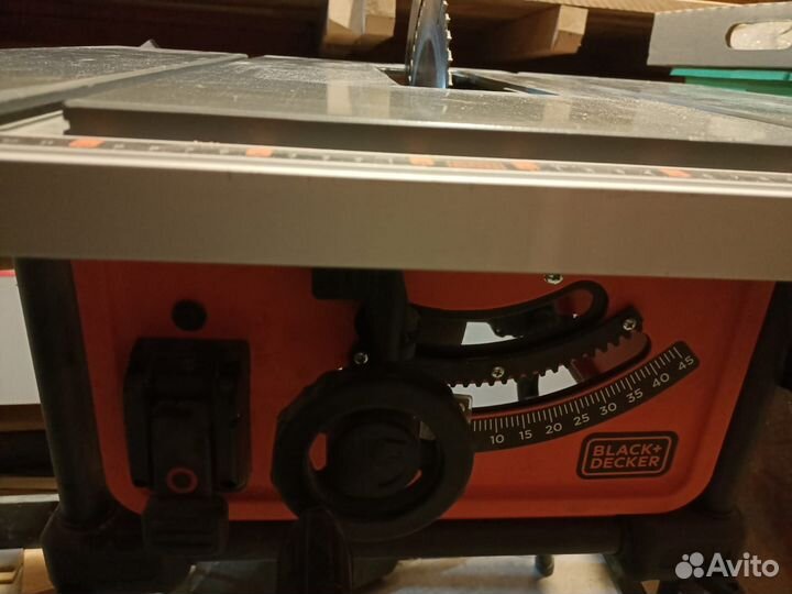 Циркулярный станок Black&Decker BES720 ван-дамм