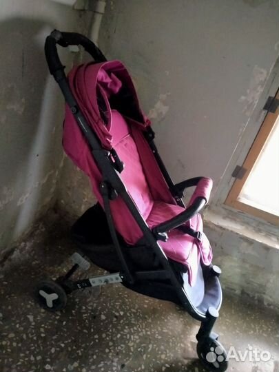 Прогулочная коляска