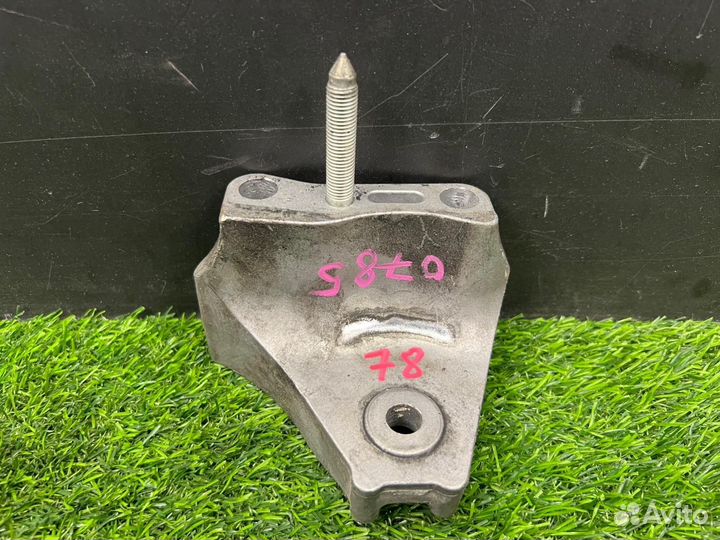 Кронштейн двигателя передний правый Toyota Avensis