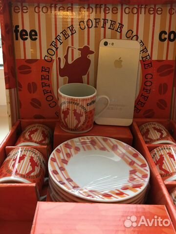 Кофейные чашки с блюдцами новые