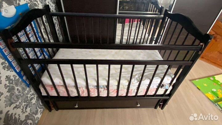 Кровать с маятником