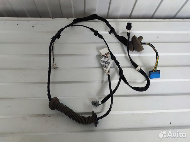 Проводка двери передней левой Renault Duster 2012)