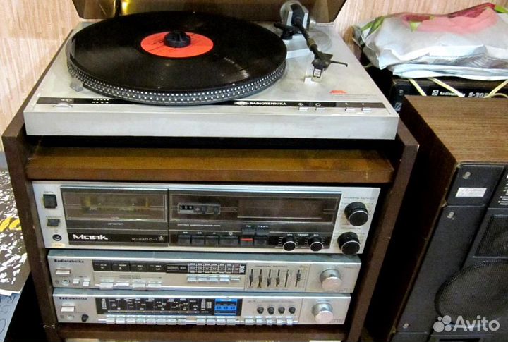 Музыкальный центр 90-х годов