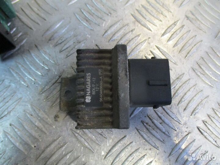 Реле свечей накала Рено Мастер 2, Сценик 2