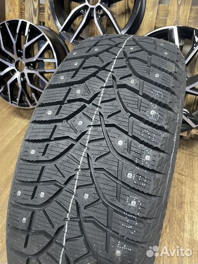 Bridgestone Blizzak Spike-02 215/60 R16 95T