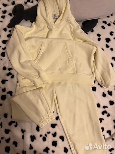 Спортивный костюм женский