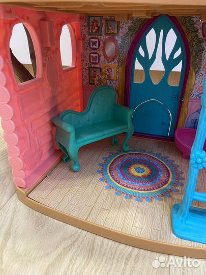 Домик энчантималс с вещами