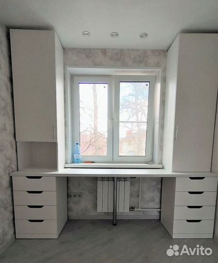 Рабочая зона у окна арти 55