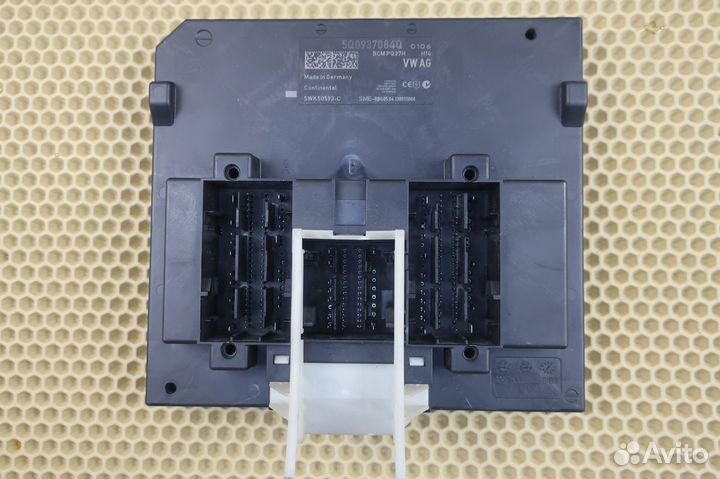 Блок комфорта VAG 5Q0937084Q