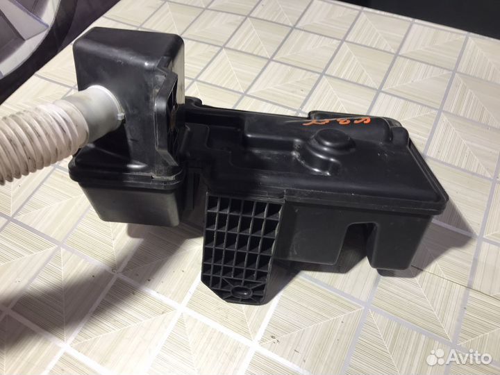 Бачок омывателя Volkswagen Tiguan 1