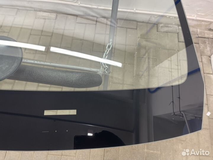 Стекло лобовое KIA Carnival 86110r0540
