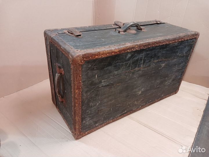 Чемодан (сундук ) дорожный