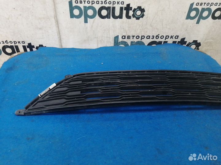 Решетка переднего бампера 86522-1H500 Kia ceed