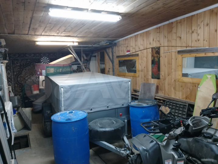 Гараж, > 30 м²