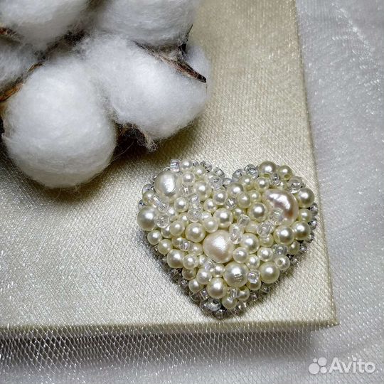 Брошь из бисера ручной работы Сердце
